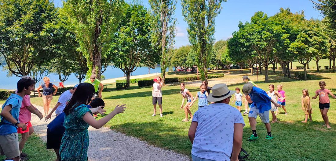 Danse de l'été 2024 du village vacances la Châtaigneraie sous le soleil